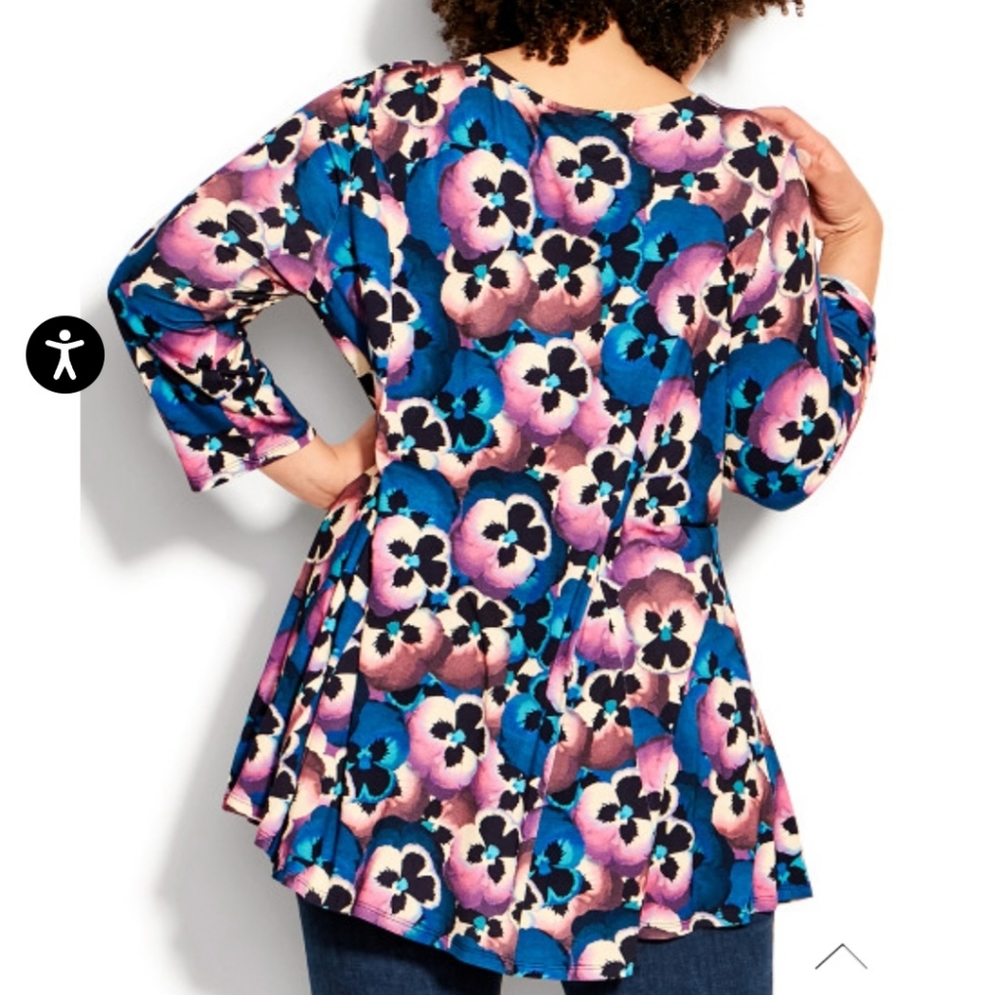 NWT Women's Plus Size Tunic, Pansies Fabric with Keyhole in Front. - Picture 3 of 5